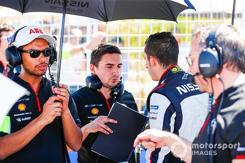 Fotostrecke: Die Schweizer Buemi und Mortara beim Santiago E-Prix in der Formel E