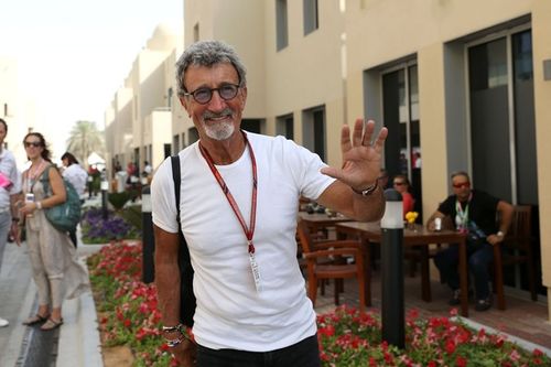 La F1 se despide entre l&aacute;grimas de Eddie Jordan