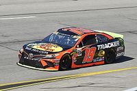 Truex manda en la última práctica en Richmond