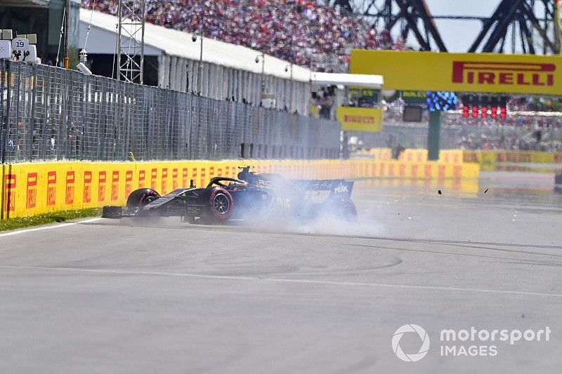 Choque de Kevin Magnussen, Haas VF-19 en la calificaci&oacute;n