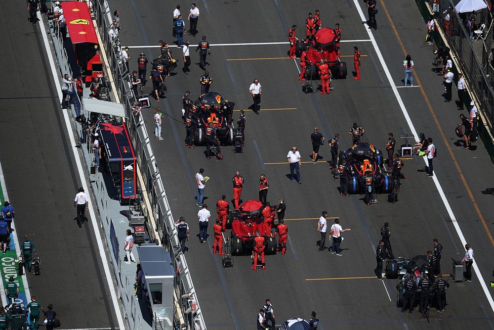 Mechanics on the grid prior to the start