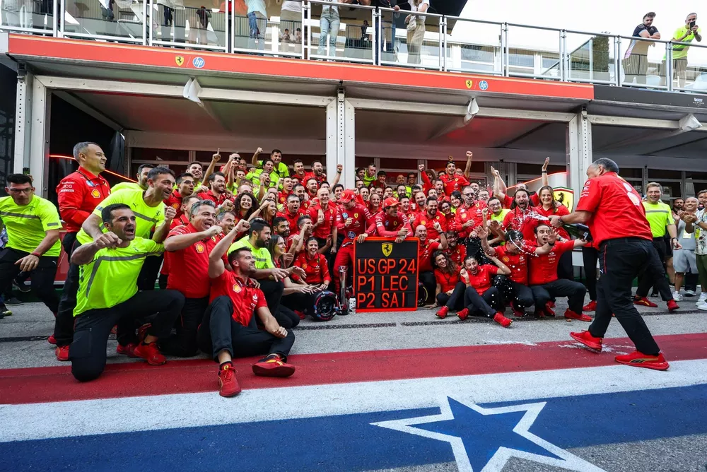Carlos Sainz, Ferrari, Charles Leclerc, Ferrari