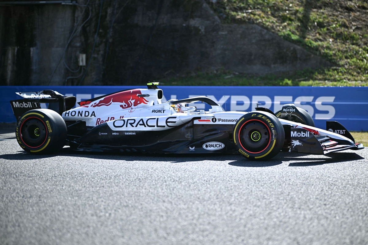 yuki-tsunoda-red-bull-racing-t.jpg