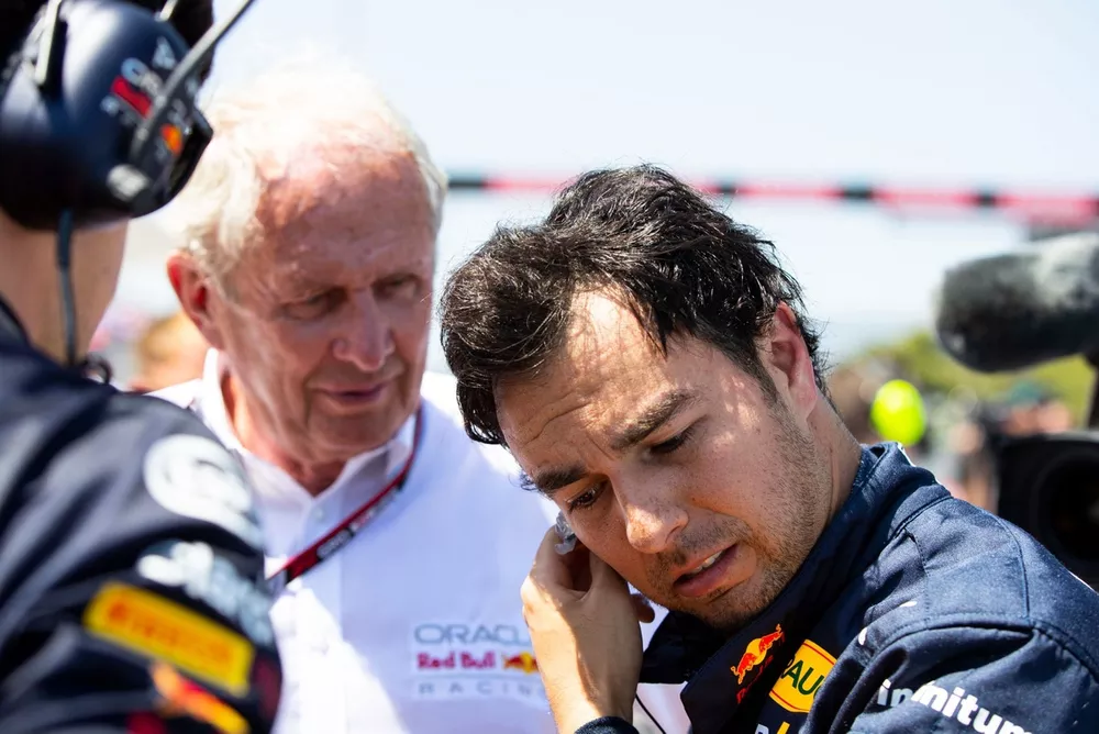 Sergio P&eacute;rez, Red Bull Racing, Helmut Marko, Consultor, Red Bull Racing, en la parrilla