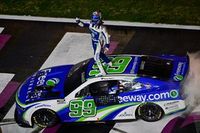 V&iacute;deo: incre&iacute;ble final de carrera de NASCAR en Atlanta con triple foto finish