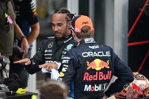 Hamilton poucza Verstappena