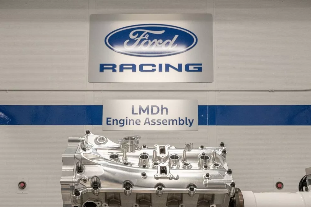 2026-Ford-Hypercar-Engine-Build-1
