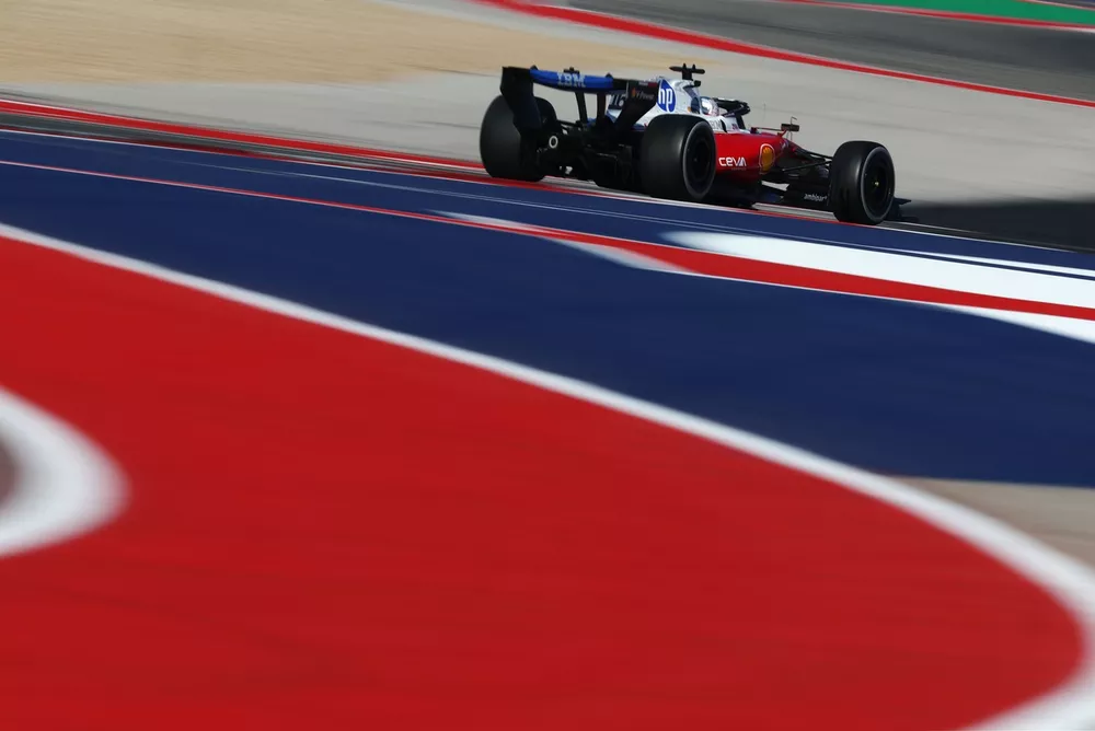 ルクレールがFP2で快走、一方のマクラーレンはCOTAでグリップ不足に苦戦