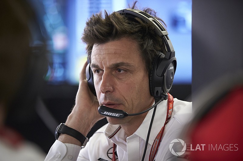 Mercedes: úgy tűnik, a Red Bull pipa a 2019-es szabályok miatt