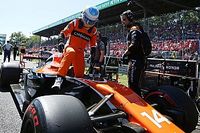 Zak Brown dice que "es muy probable" que Alonso siga en McLaren