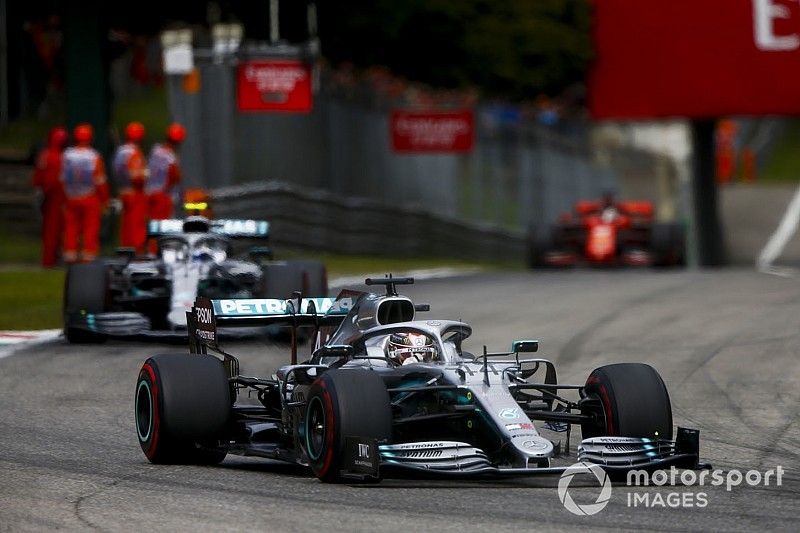 Lewis Hamilton, Mercedes AMG F1 W10, Valtteri Bottas, Mercedes AMG W10