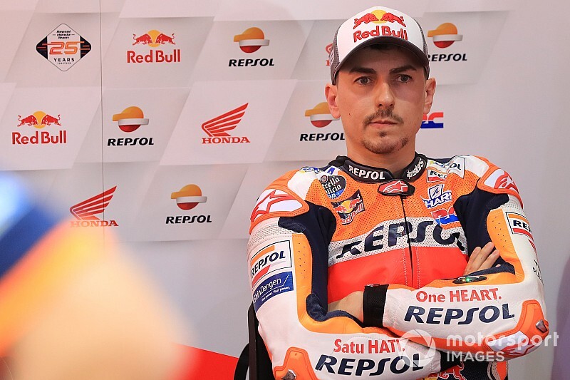 Lorenzo s'est fissuré une côte au Qatar