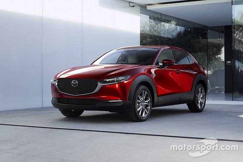 Mazda представила в Женеві гібридний кросовер CX-30