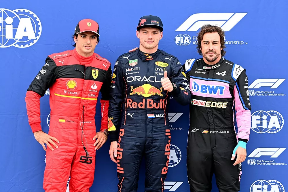 Top three Qualifiers Carlos Sainz, Ferrari, pole man Max Verstappen, Red Bull Racing, Fernando Alonso, Alpine F1 Team