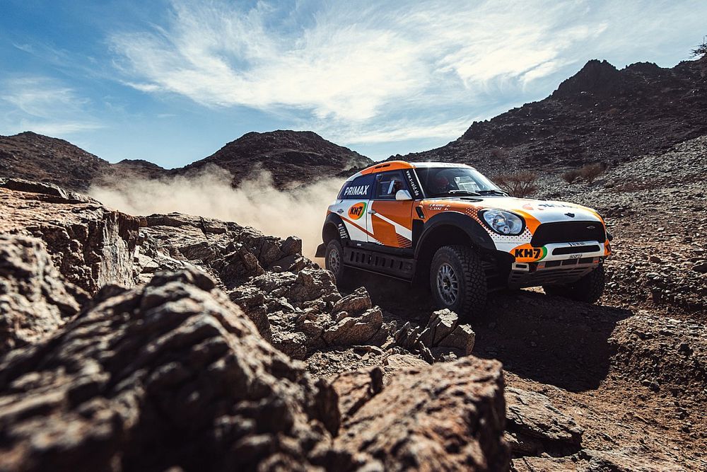 #238 X-Raid Mini John Cooper Works Rally Mini: Laia Sanz, Maurizio Gerini