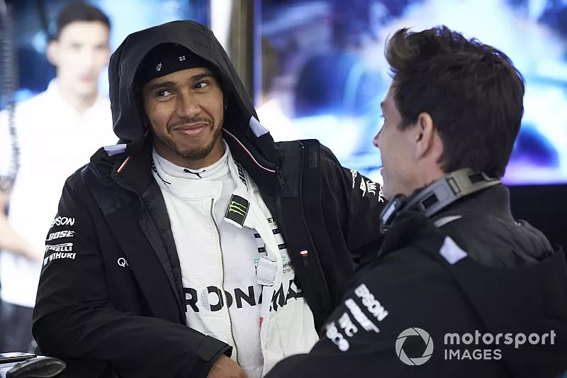 Lewis Hamilton, Mercedes AMG F1, et Toto Wolff, directeur ex&eacute;cutif, Mercedes AMG