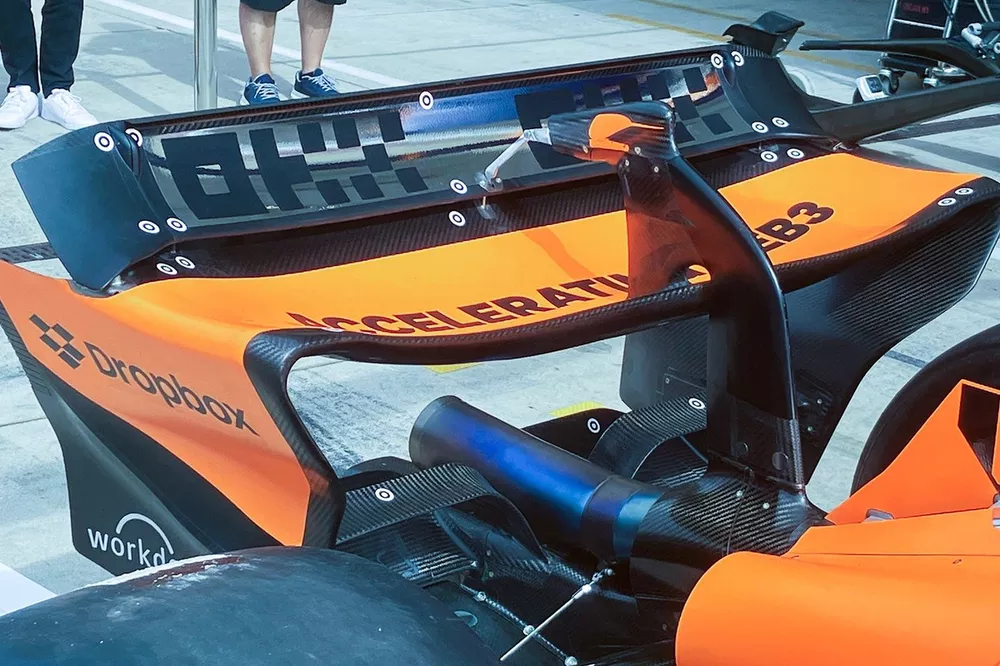 McLaren MCL38 achtervleugel detail