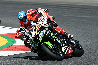 Portimao, Gara 2: Rea vince di nuovo portandosi dietro van der Mark e Melandri