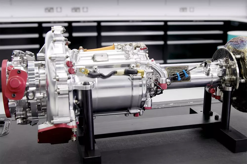 Mercedes engine