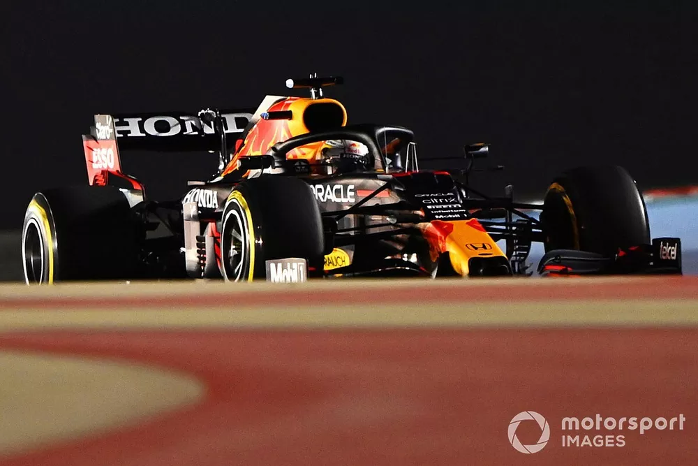 Max Verstappen, Red Bull Racing RB16B 