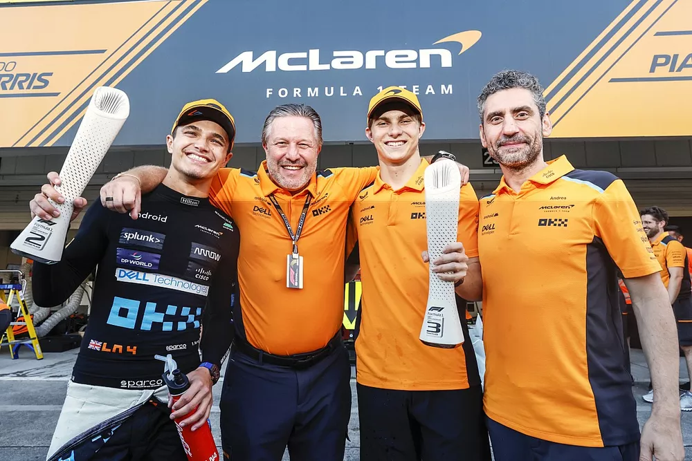 Lando Norris, McLaren, 2nd position, Zak Brown, CEO, McLaren Racing, Oscar Piastri, McLaren, 3rd position, Andrea Stella, Team Principal, McLaren, celebrate after the race