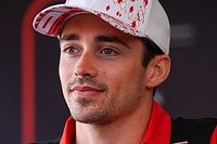 F1 - Vice-presidente da Ferrari compara Verstappen e Leclerc e pondera: "Falta experiência"