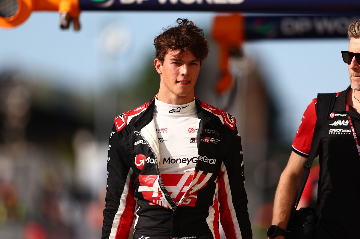 Bearman au bord de la suspension après l'accrochage avec Sainz
