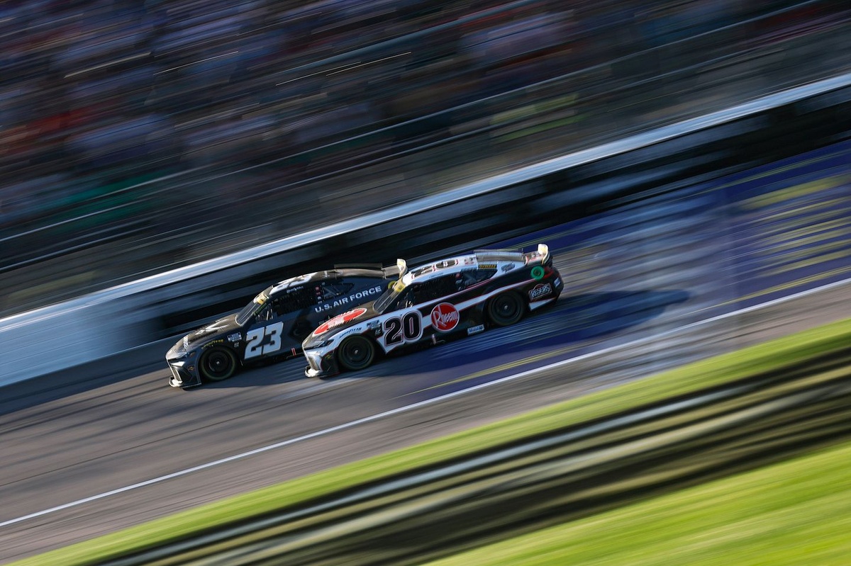 Updated NASCAR Cup playoff standings after Kansas 
