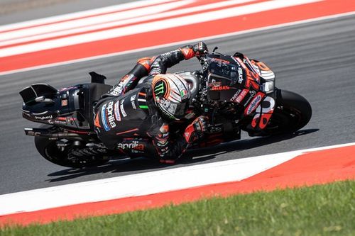 MotoGP: Bezzecchi se recupera de largada ruim, passa Aldeguer no fim e vence a sprint da Indonésia; Márquez é 7º