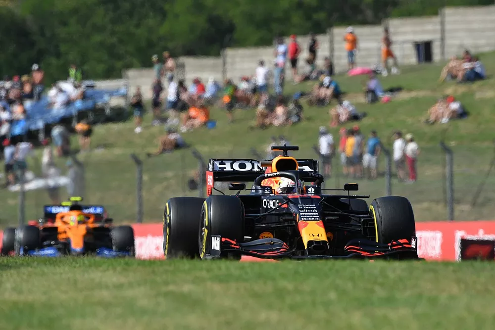 Max Verstappen, Red Bull Racing RB16B, Lando Norris, McLaren MCL35M