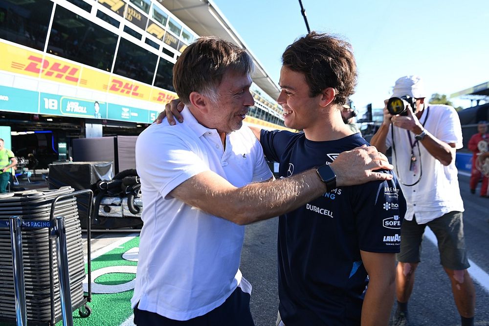 Jost Capito, CEO, Williams Racing, Nyck de Vries, Williams Racing, celebrate after the latter secures points on his F1 race debut