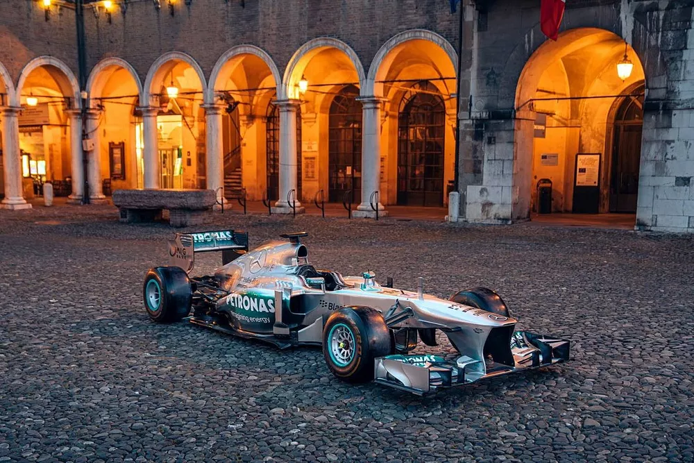 メルセデス AMG ペトロナス F1 2013 ルイス・ハミルトン ハミルトン王朝”の最初の一歩。2013年のF1マシン、メルセデスW04が