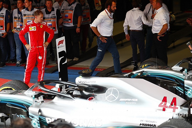 Vettel: Mercedes Ferrari'nin avantajını abartıyor