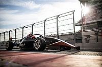 Kucharczyk rozpoczyna sezon w F4