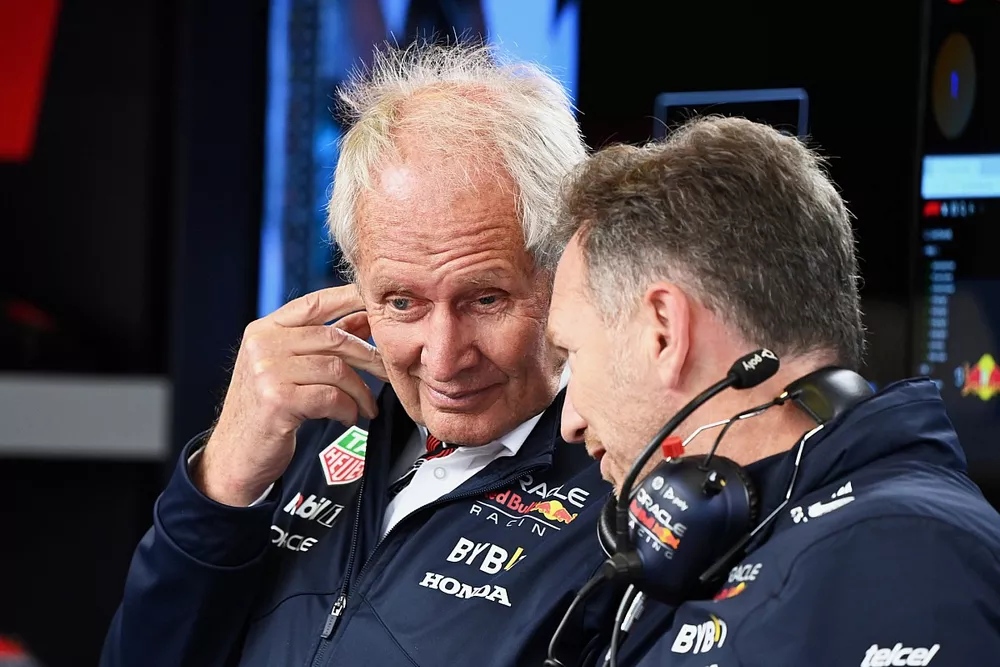 Helmut Marko, Consultant, Red Bull Racing, with Christian Horner, Team Principal, Red Bull Racing 