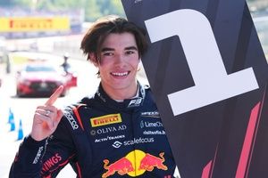 F3 Silverstone: Tsolov continúa con su gran racha; Mari Boya 4º en casa de Aston