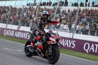 Victoria de Bezzecchi, que casi se asegura el podio del Mundial con la caída de Bagnaia