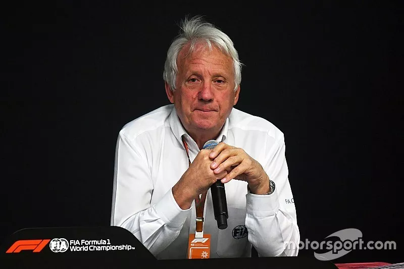 Charlie Whiting, delegado de la FIA en conferencia de prensa