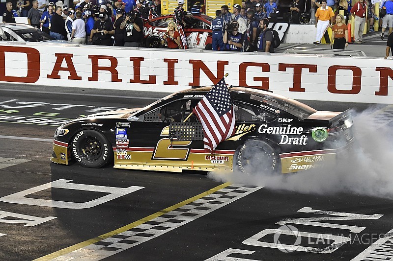 NASCAR in Darlington: Larson dominiert - Keselowski siegt