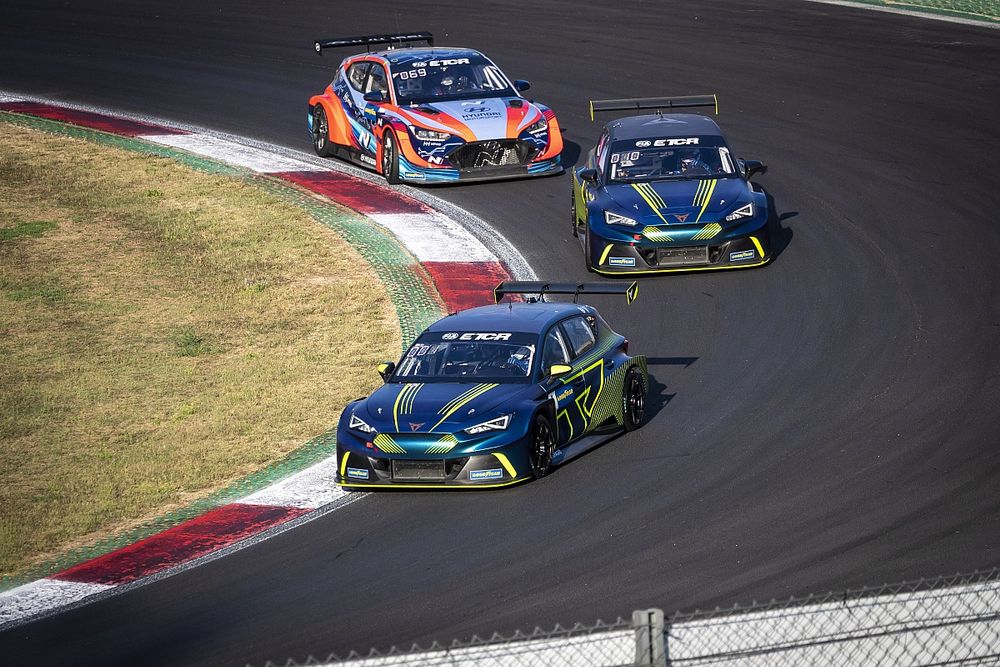 La ola de calor que azotó Europa este fin de semana fue la protagonista indiscutible de la quinta prueba del FIA ETCR en el Autódromo de Vallelunga