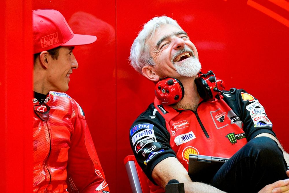 Marc Márquez con Luigi Dall'lgna, General Manager Ducati Corse