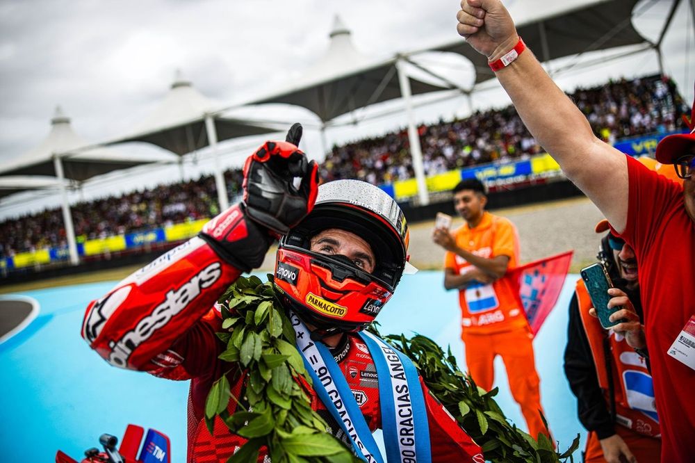 MotoGP 総集編 1983〜2020年 全38本セット ／ ロッシ　マルケス MotoGP 総集編 1983〜2020年 全38本セット ／ ロッシ マルケス