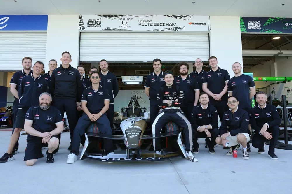Brooklyn Peltz Beckham, entrepreneur, with the Jaguar Racing team members