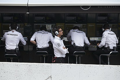 Brawn: La F1 debe considerar reducir los datos disponibles para los equipos