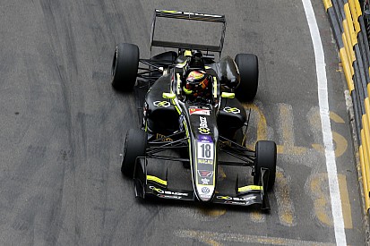 Ilott ébahi d'avoir évité le crash avec Sato