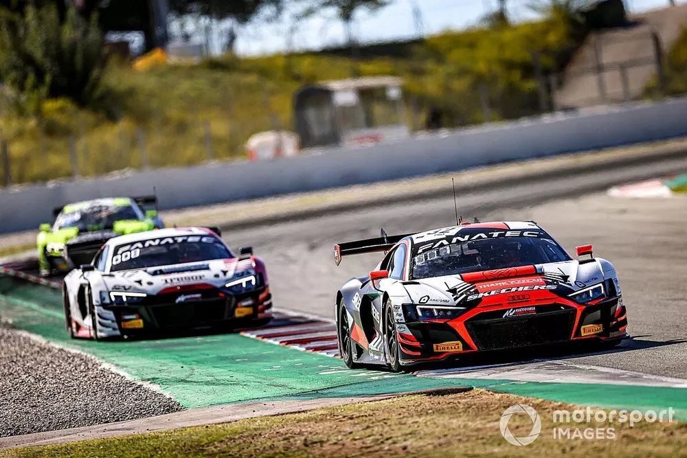 #32 Team WRT Audi R8 LMS evo II GT3: Ricardo Feller,  Dries Vanthoor, Charles Weerts