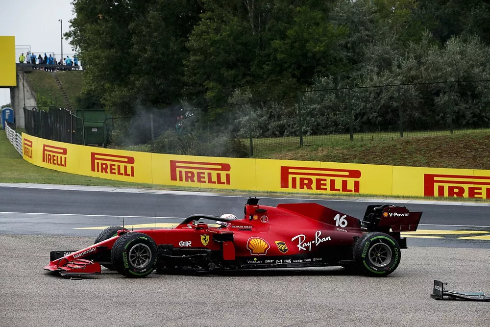 Charles Leclerc, Ferrari SF21 con da&ntilde;os