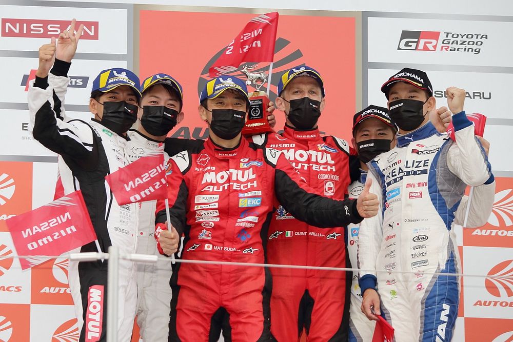 GT500 podium