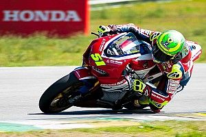 Eric Granado faz pole, melhor volta e vitória na etapa de abertura do Superbike Brasil