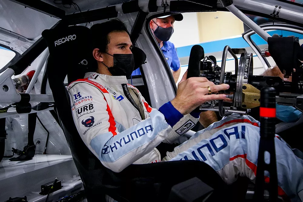 Hyundai Elantra N Hand Controls enable Robert Wickens to utilize his throttle, brake and shifting inputs for his Elantra N TCR